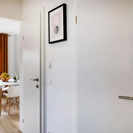 Cozy Enigma: Elegant Haven 1Bdr Apartment Zagreb Exterior photo